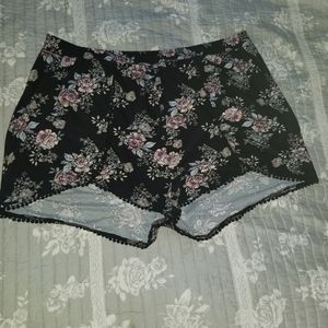 Breezy floral shorts